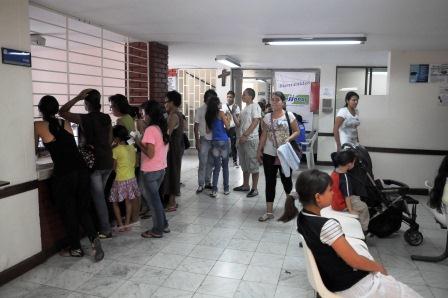 Se posesion� gerente de la Red de Salud Centro: su prioridad, inversi�n con sentido Social