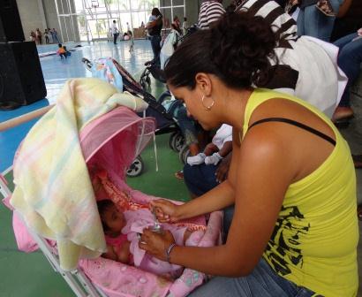 Exitosa entrega de raciones alimentarias del programa �Vaso de leche� a 1.600 ni�os y madres del oriente cale�o