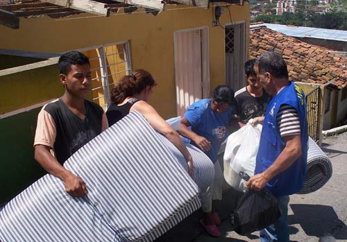 La Administraci�n Municipal atendi� con ayudas humanitarias a damnificados por el invierno en Silo� y El Jord�n