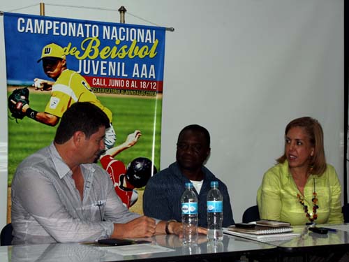 CaliDA b�isbol para grandes y chicos