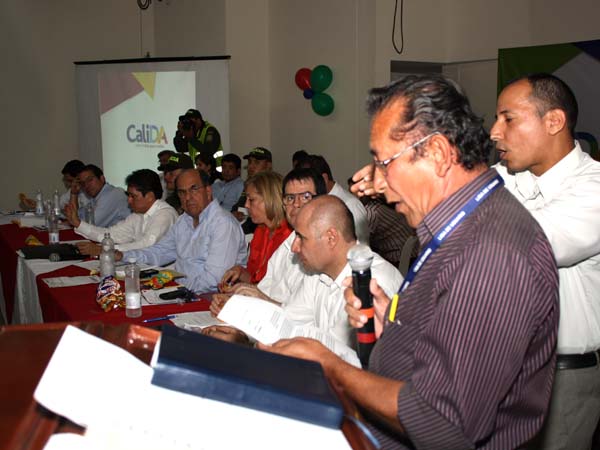 Alcalde y su gabinete visitaron la Comuna 16