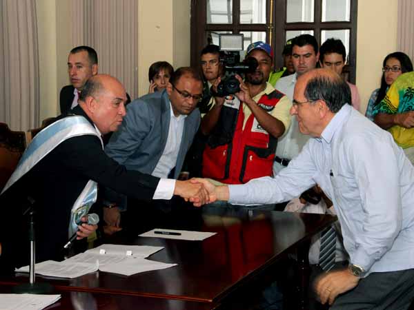 Alcalde Guerrero reconoce experiencia de Ubeimar Delgado para afrontar  retos del Valle