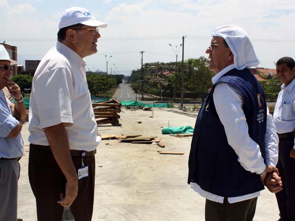 El alcalde Guerrero inspeccion� el puente sobre el r�o Mel�ndez