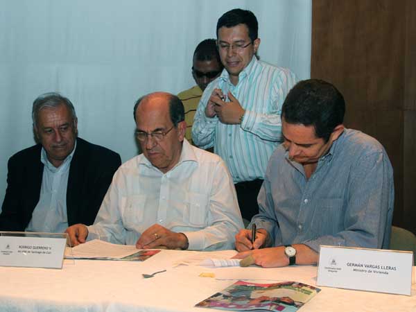 La Alcald�a aportar� recursos para viviendas gratuitas: ocho salarios m�nimos por cada casa