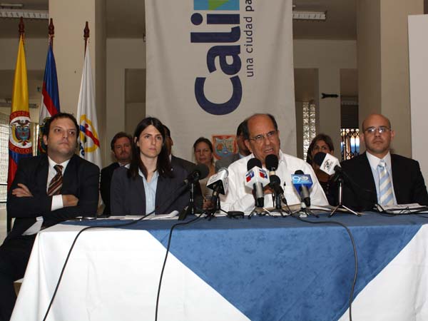�Decidimos terminar unilateralmente el contrato que el Municipio firm� con Sicali�