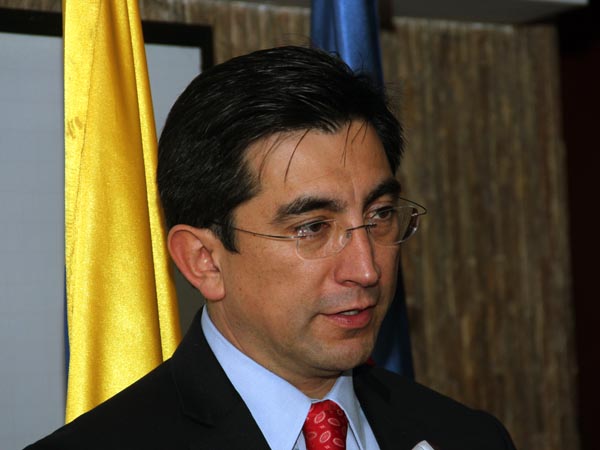 Rueda de prensa con el Ministro de las TIC por convenio con Cali por m�s de $ 16 mil millones