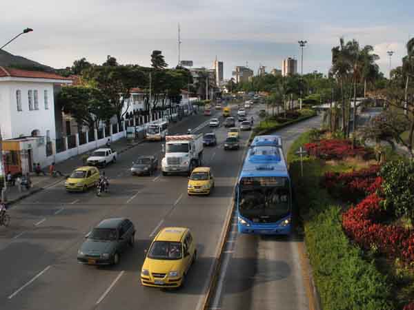 Rueda de prensa sobre revocatoria de fallo que ordenaba reintegro de buses colectivos