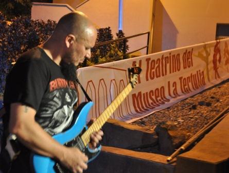 Gran acogida para la banda Vulgarxito en el teatrino de La Tertulia