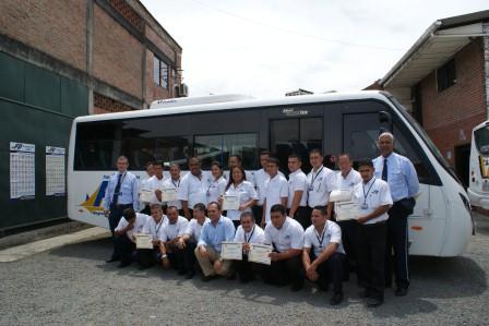 Tr�nsito contin�a capacitando conductores de transporte de la ciudad