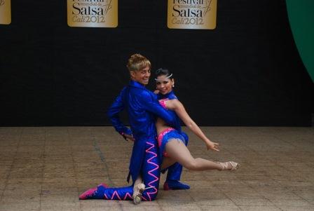 �Bailamos salsa por alcanzar un sue�o�