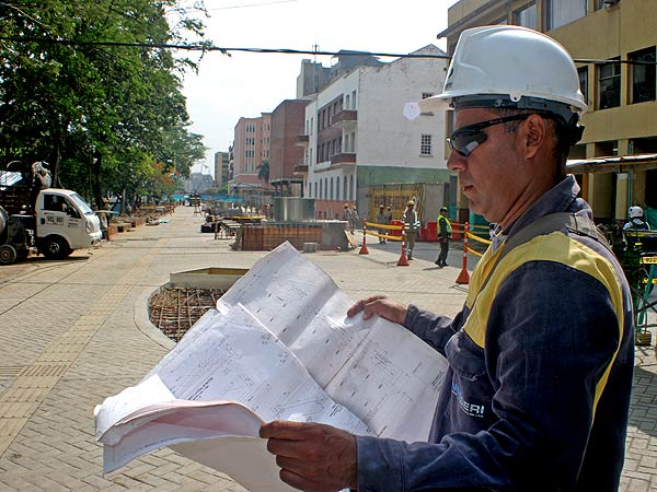 El t�nel de la Avenida Colombia tendr� plataforma para las Tascas de la Feria de este a�o
