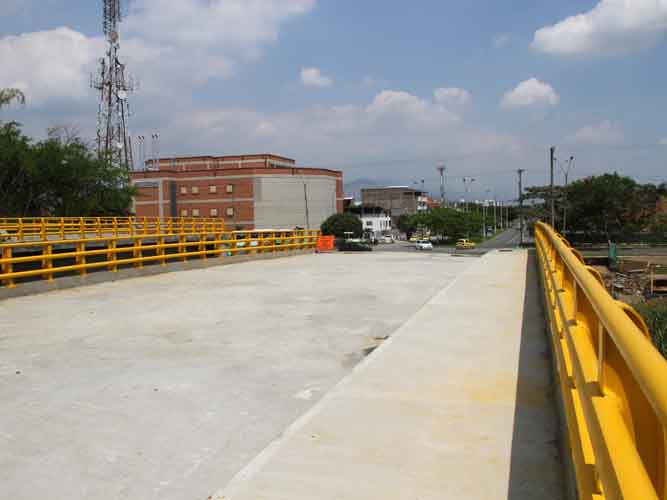 A paso firme avanzan obras para dar movilidad por la calle 16, en el sur cale�o