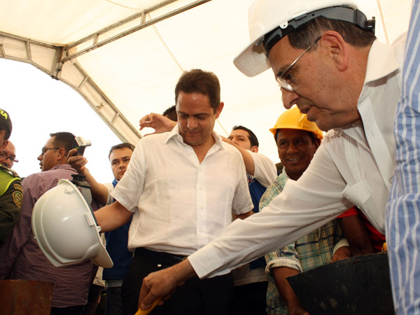 Proyecto para empezar a trabajar en la sana convivencia: ministro Vargas Lleras puso la primera piedra en Ciudad C�rdoba