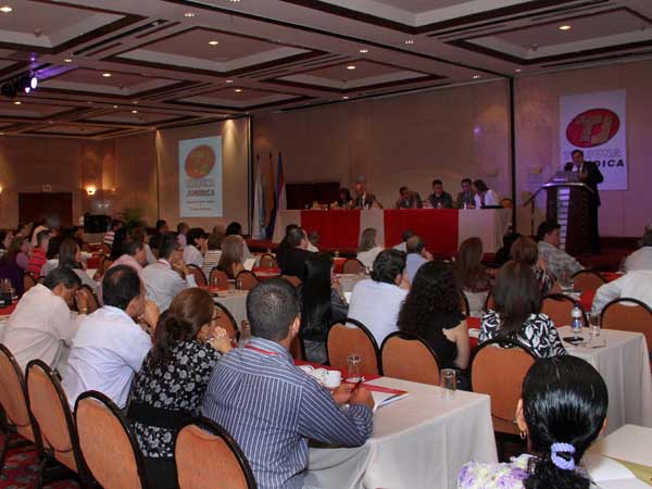 Encuentro de las jurisdicciones: constitucionalizaci�n  y globalizaci�n del derecho