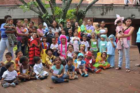 Ni�os de El Calvario disfrutaron la Fiesta de Halloween en el Centro Cultural de Cali