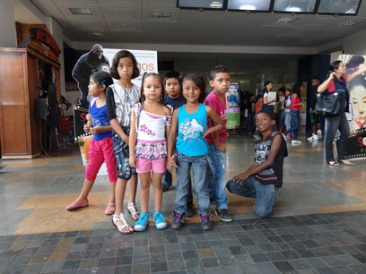 Ni�os celebraron su d�a con cine gratis