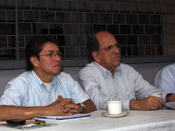 El alcalde Guerrero reconoce la labor del secretario de Educaci�n saliente