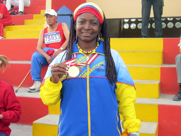 Una cale�a dorada: obtuvo dos medallas de oro en el Campeonato Suramericano de Atletismo Senior M�ster