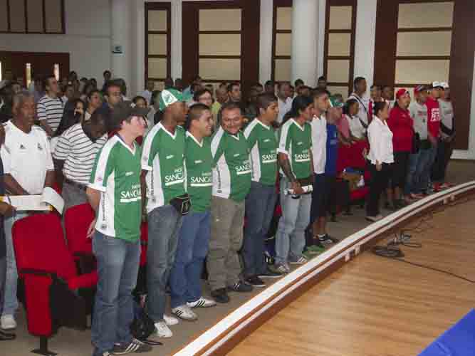 Barras del Cali y del Am�rica se la juegan por la convivencia en proyecto social