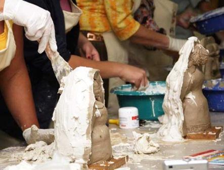 Taller de escultura en el Teatro Salamandra