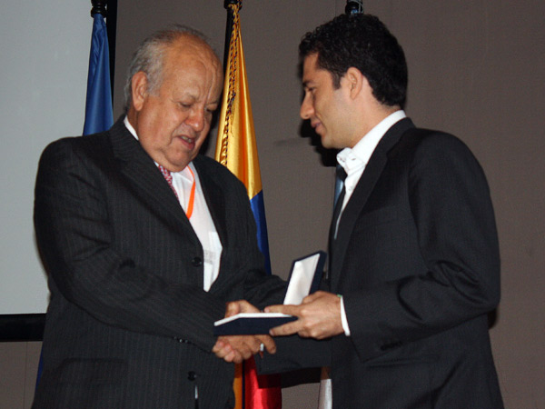 La Alcald�a de Cali exalt� labor social de Cart�n Colombia
