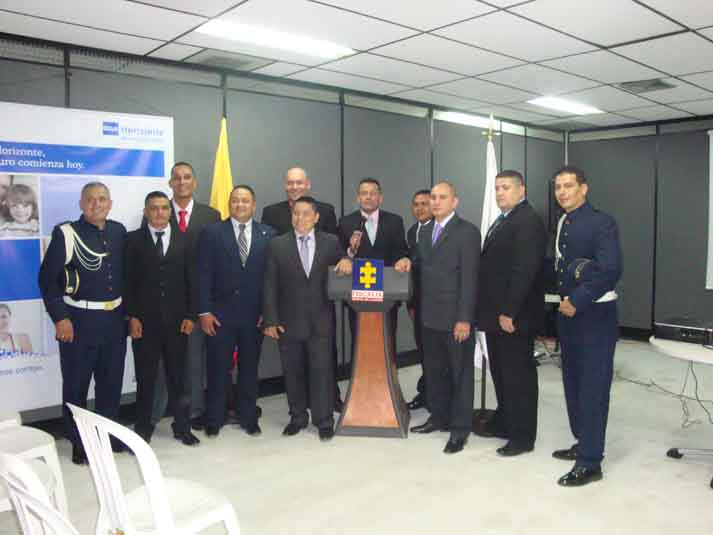 Agentes de tr�nsito se preparan como polic�as judiciales