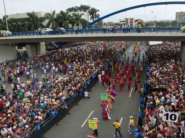 La gran Feria de Cali arranc� con pie derecho: el Sals�dromo, una pista de baile de 1,5 kil�metros