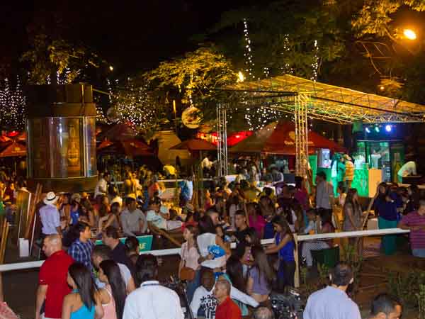 Cale�os rematan programaci�n de la Feria en las tascas de la Av. Colombia: masiva asistencia