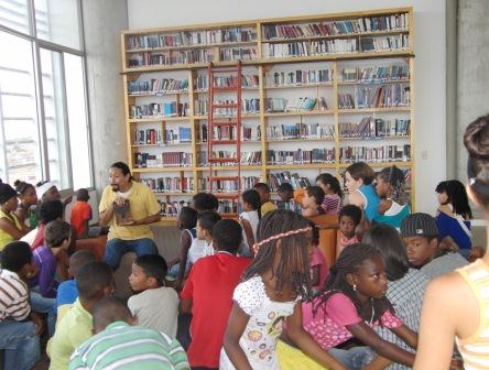 Recital po�tico en el D�a del Pac�fico: programa de la Secretar�a de Cultura