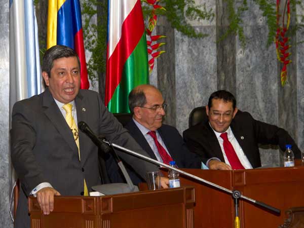 �Alcalde, la ciudad ha alcanzado significativos logros en el �ltimo a�o�