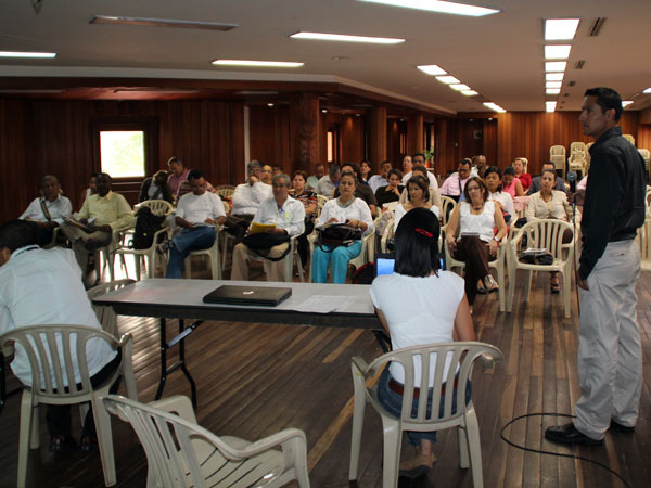 2.000 j�venes y adultos en Cali, aprender�n este a�o a leer y a escribir sin costo