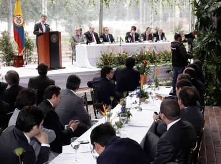 Cali firm� pacto ante el presidente Santos por el respeto de las libertades de prensa y expresi�n