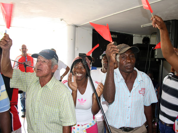 Encuentro con exrecicladores de Navarro, como parte de un programa para adultos mayores