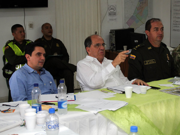 En consejo de seguridad, el Alcalde evalu� situaci�n de j�venes de alto riesgo en El Vergel