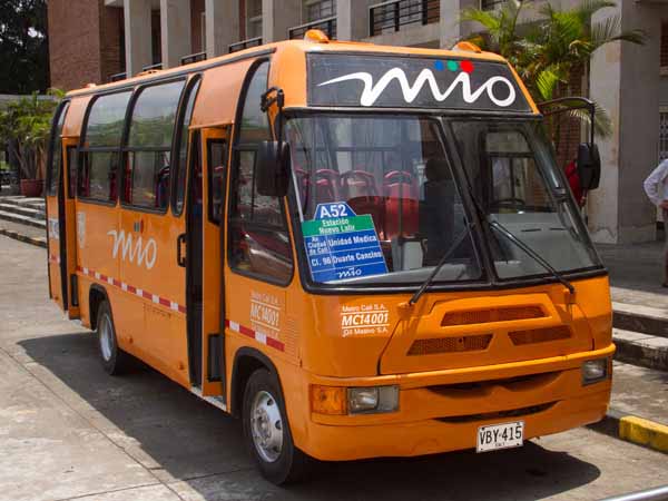 Con la implementaci�n de una nueva ruta, se inicia operaci�n de buses naranja en el oriente de Cali