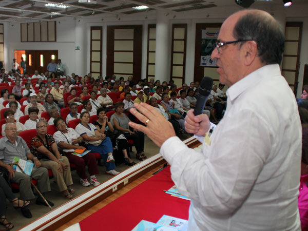 Programas de recreaci�n para adultos mayores reciben apoyo de la Administraci�n