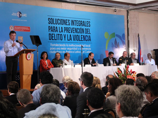El presidente Santos anuncia 1.000 c�maras de vigilancia para Cali