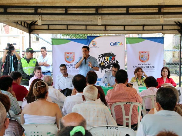 Nueva Iluminaci�n en el jarill�n y parques de la comuna 6 mejoran las condiciones de seguridad