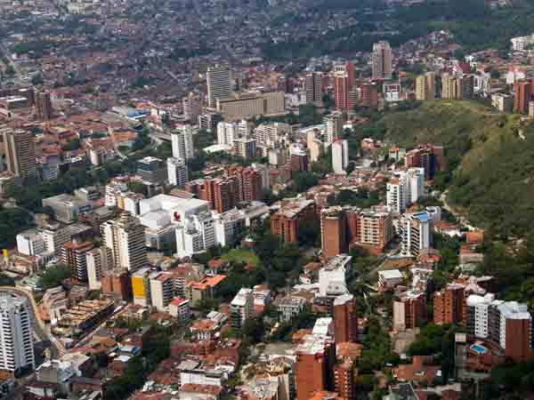 En diciembre se iniciar�a el pago para desintegrar 1374 buses que a�n ruedan en Cali