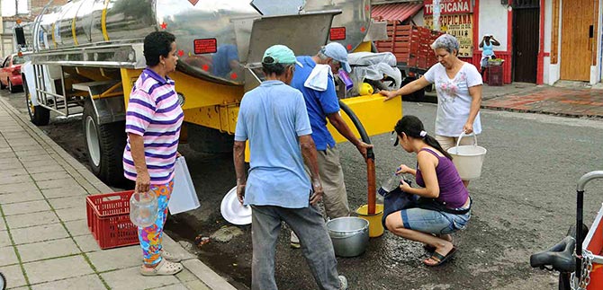 Emcali refuerza plan para abastecer agua en parte alta de comuna 18