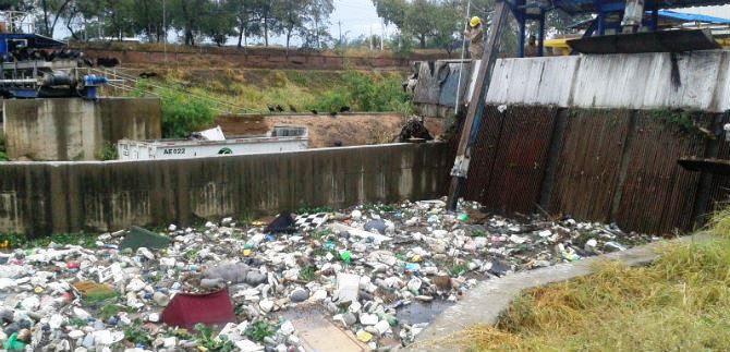 Emcali hace llamado a cale�os para que usen bien canales y sistemas de drenaje