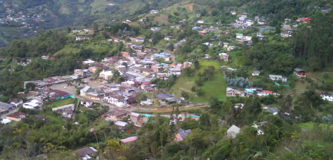 Alcalde entrega obras y monumento en homenaje a  pilotos cubanos en  Felidia