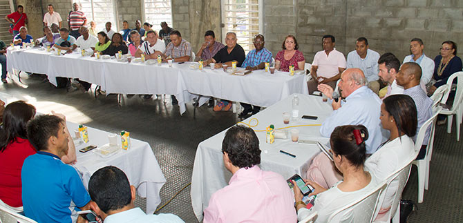 A trav�s del di�logo directo, Alcalde conoce detalles de cada comuna