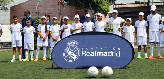 Mil ni�os de la Fundaci�n Real Madrid contin�an en los centros de iniciaci�n deportiva