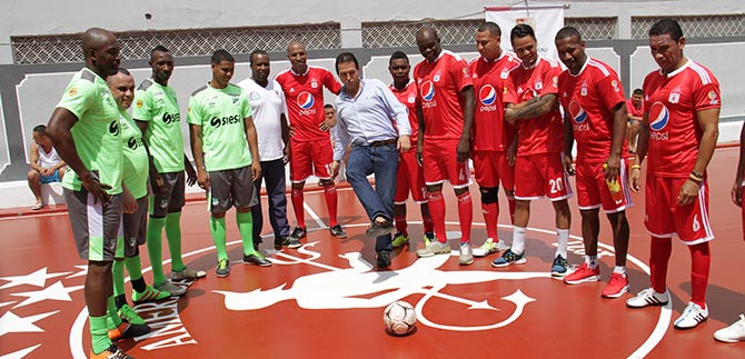 Encuentro amistoso de microf�tbol en Villahermosa