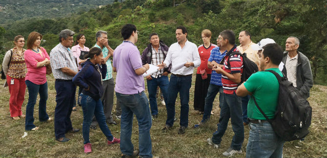 Habitantes de La Elvira solicitan un espacio de f�cil acceso para el deporte y la recreaci�n