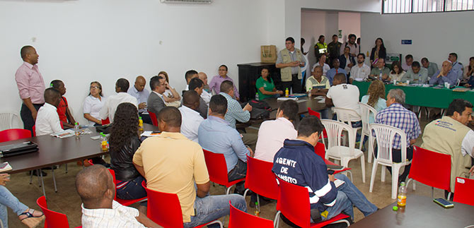 Alcalde, Gabinete y comunidad verificaron cumplimiento de acuerdos en la comuna 15