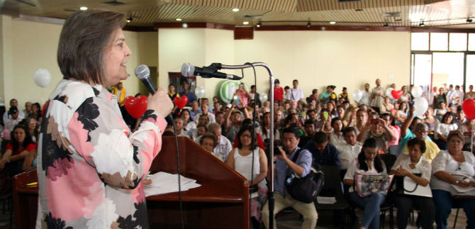 Mill�n de Mujeres busca en Cali continuar hablando de paz y equidad, a instancias de una Ministra de Estado