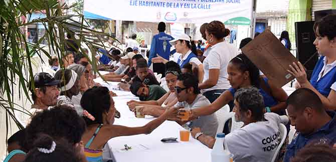 Bienestar social llega con su toma barrial, al Asentamiento Camilo Torres