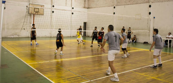 Re�idos duelos se vivieron en jornada del voleibol